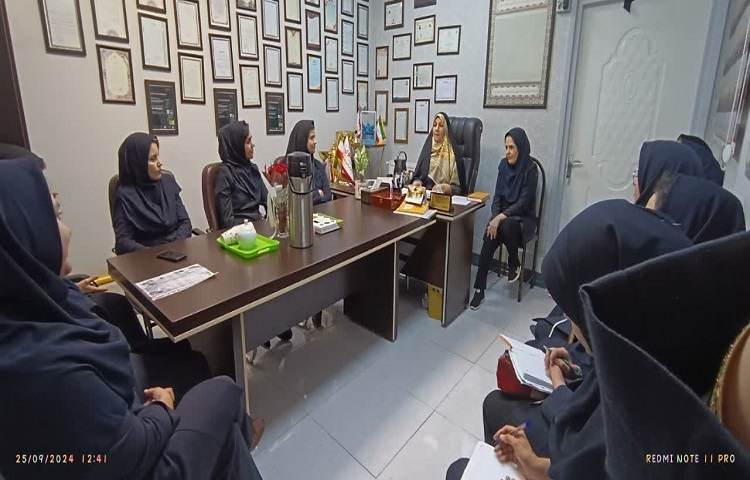 جلسه شورای مدیریت با آموزگاران پایه 3