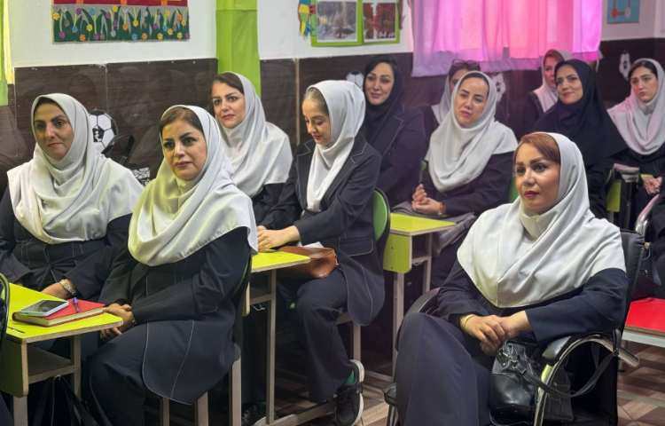 جلسه شورای معلمین 7