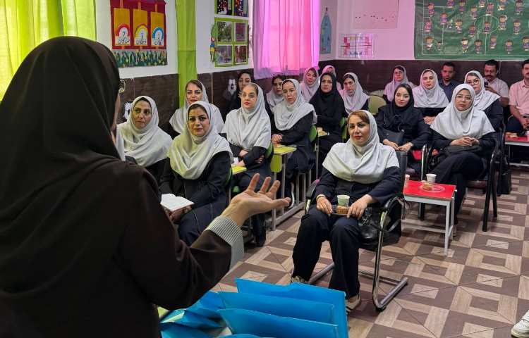 جلسه شورای معلمین 9