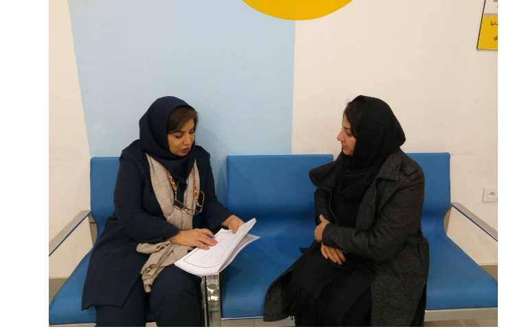 جلسه فردی اولیا با معلمین 1