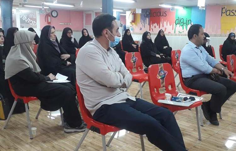 جلسه محور معاونین پرورشی منطقه 5 آموزش و پرورش 8