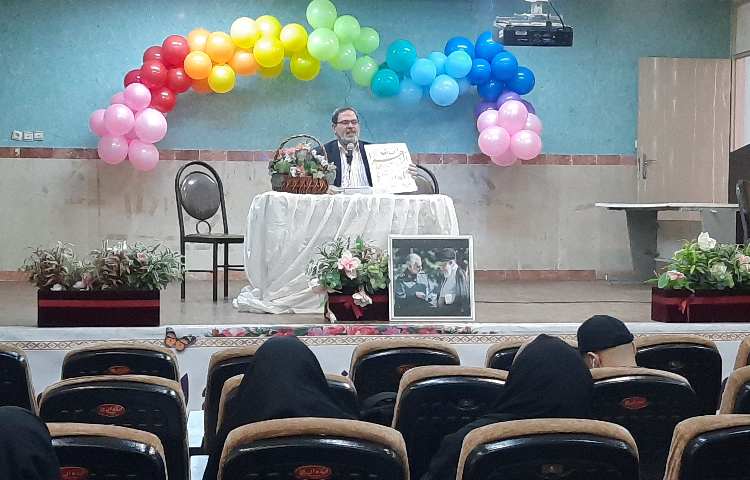 جلسه محور 2 معاونین فرهنگی آموزش و پرورش منطقه 5 با میزبانی دبیرستان متوسطه اول دخترانه علوی غرب 6