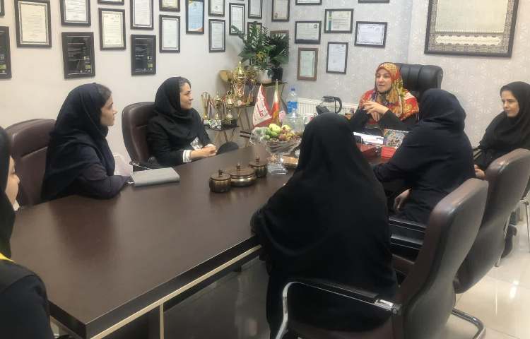 جلسه مدیریت با همکاران فوق برنامه 3