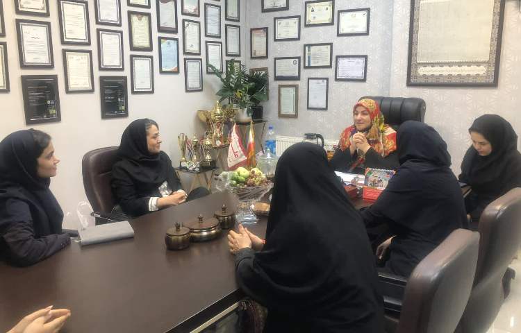 جلسه مدیریت با همکاران فوق برنامه 4