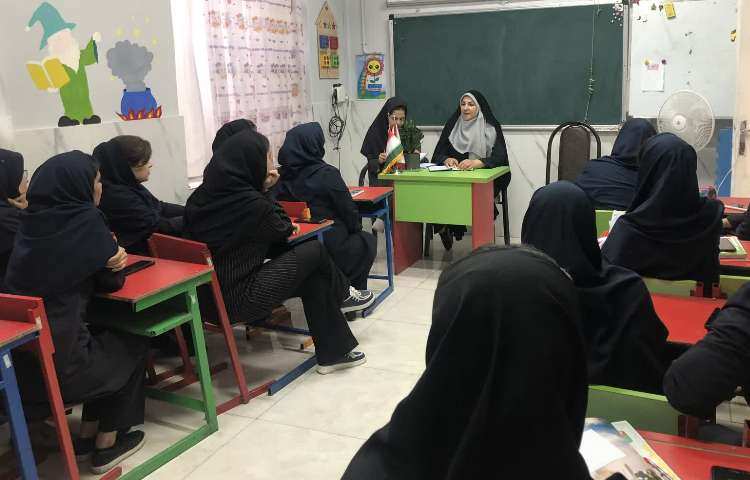 جلسه مدیریت با همکاران 2