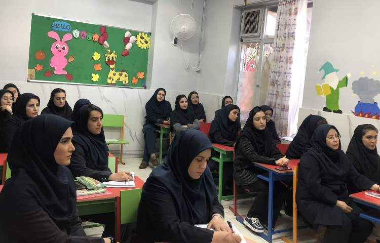 جلسه مدیریت با همکاران 4