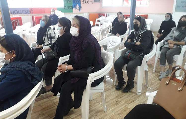 جلسه مشاوره دانش آموزان پایه چهارم و پنجم دبستان علوی 4