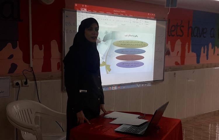 جلسه مشاوره دانش آموزان پایه چهارم و پنجم دبستان علوی 5