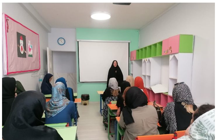 جلسه معارفه آموزگاران پایه و کادر اجرایی با حضور مدیریت محترم