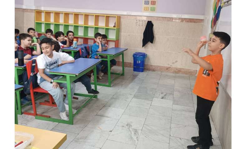 جلسه معارفه با بازی پرتاب توپ 1