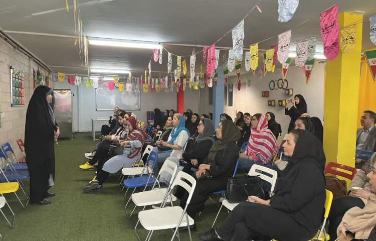 جلسه معارفه دبیران و دانش افزایی پایه نهم