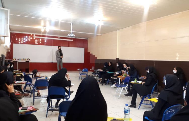 جلسه معارفه همکاران در سال تحصیلی 1401-1400 2