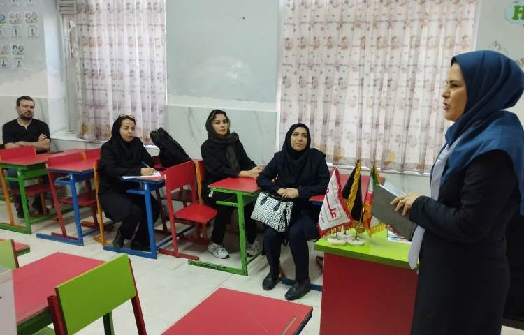 جلسه معارفه و توجیه پایگاه تابستان 9