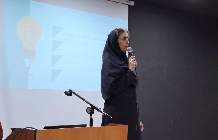 جلسه معاون آموزشی برای امتحانات نهایی سال نهم 2