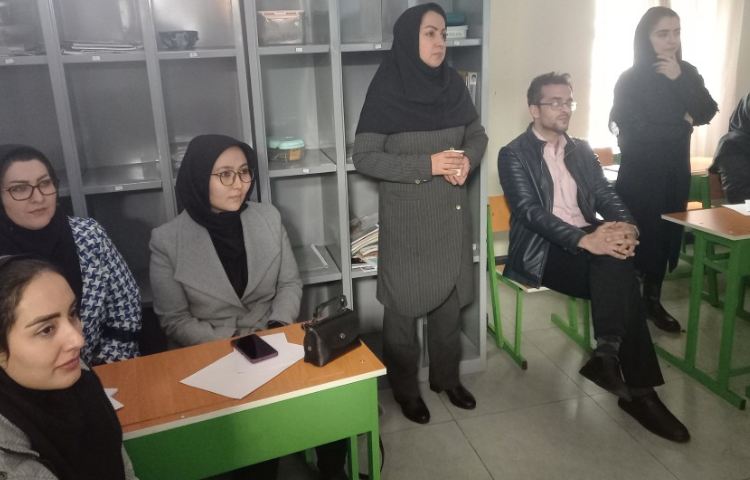 جلسه معلمین و پرسنل 1