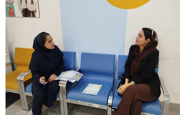 جلسه معلمین پایه با والدین 6