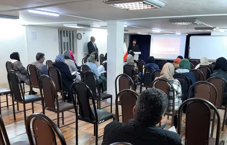 جلسه هدایت تحصیلی و تحویل کارنامه پایه نهم 2