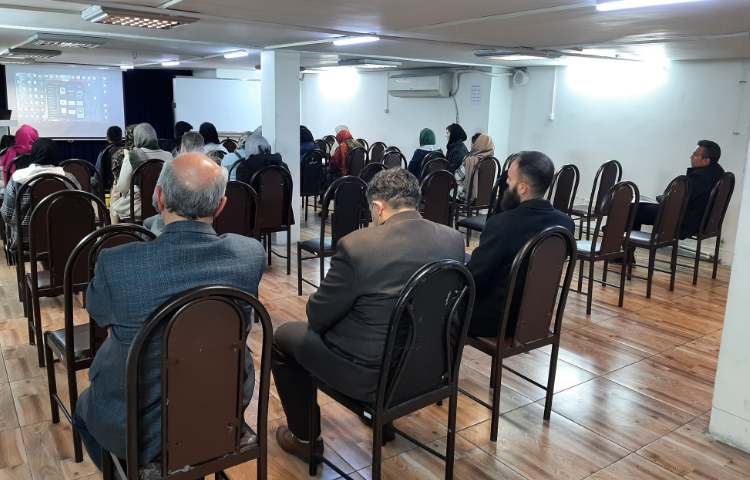 جلسه هدایت تحصیلی و تحویل کارنامه پایه نهم 3