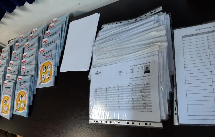 جلسه هدایت تحصیلی و تحویل کارنامه پایه نهم 5