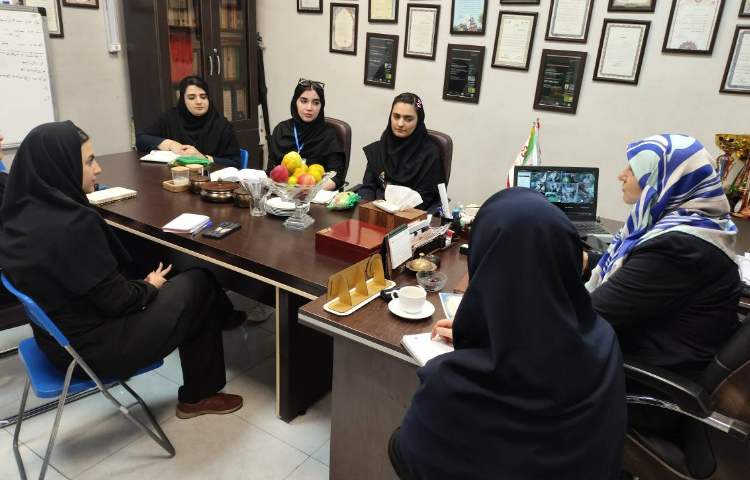 جلسه هفتگی شورای آموزگاران زبان انگلیسی 4