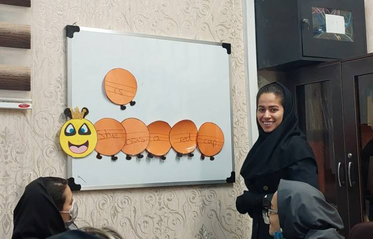 جلسه هفتگی گروه زبان 4