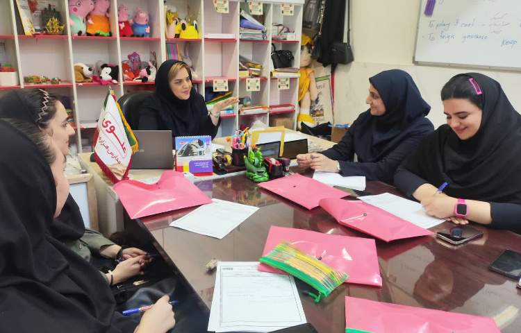 جلسه هماهنگی دپارتمان زبان 3