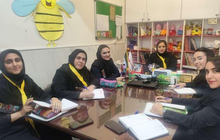 جلسه هماهنگی دپارتمان زبان 3