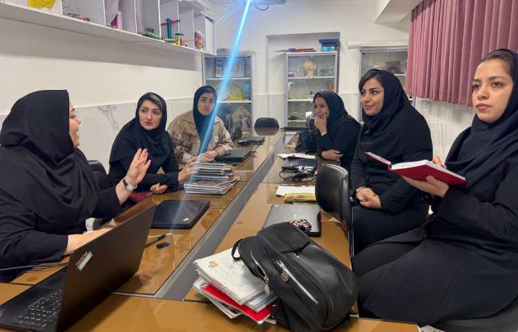 جلسه همکاران پایه چهارم تا ششم با موضوع هفته ملی علوم 1