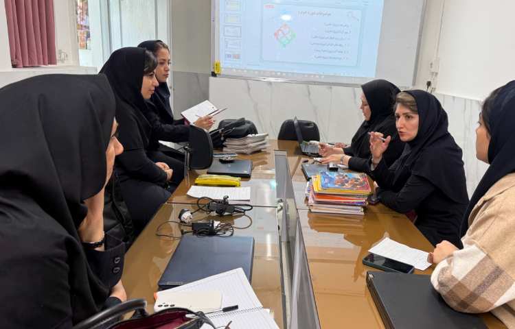 جلسه همکاران پایه چهارم تا ششم با موضوع هفته ملی علوم 3