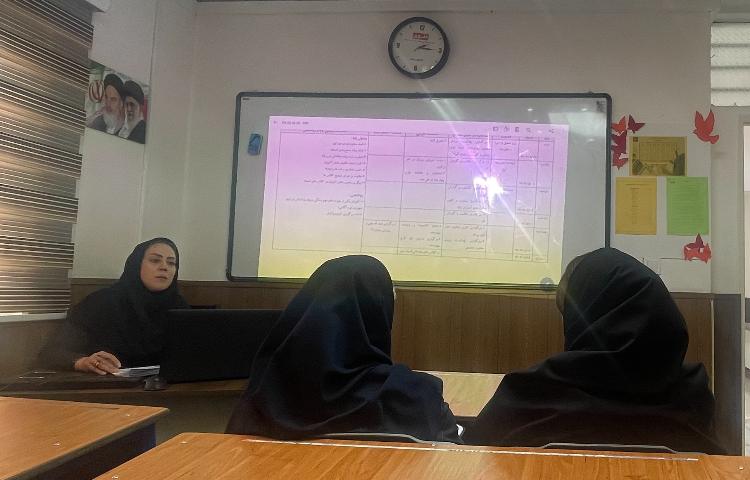 جلسه کیفیت بحشی و دانش افزایی پرسنل 1