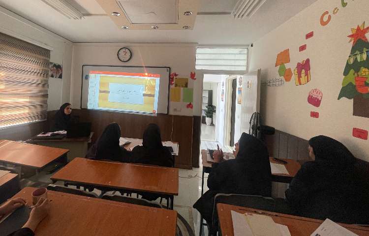 جلسه کیفیت بحشی و دانش افزایی پرسنل 3