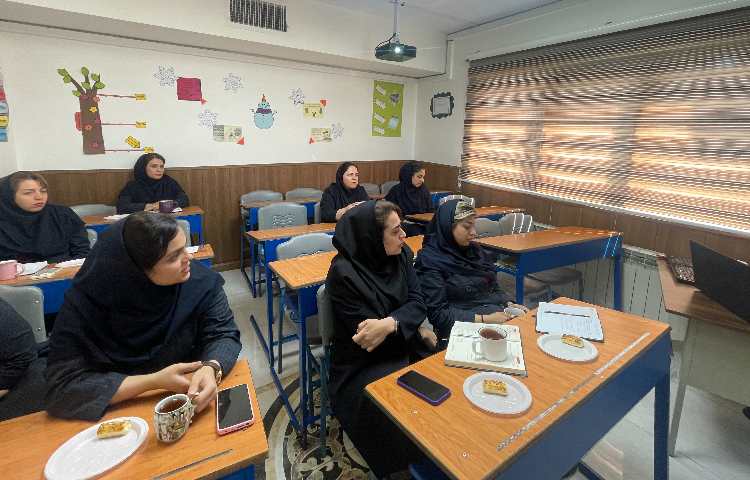 جلسه کیفیت بحشی و دانش افزایی پرسنل