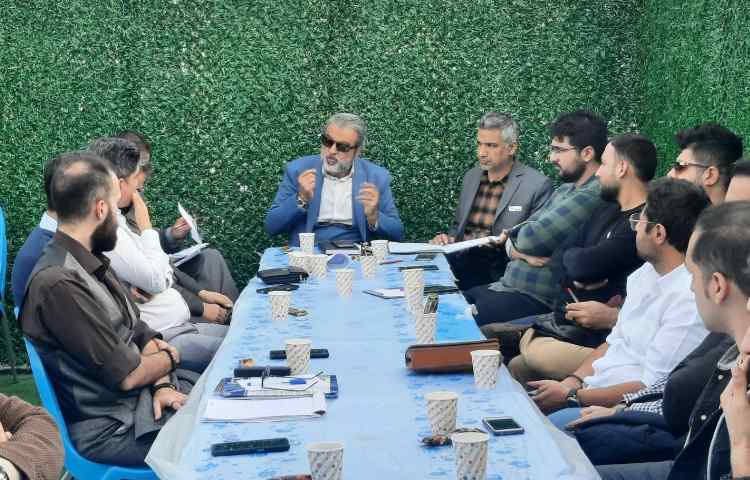 جلسه کیفیت بخشی دبیران و کادر اجرایی 2