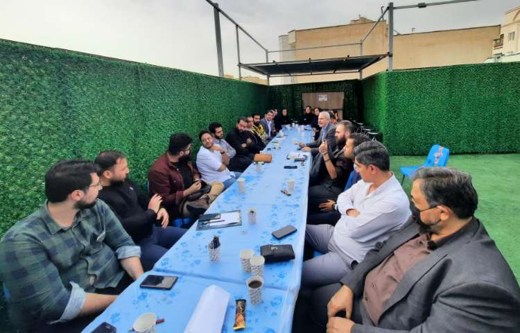 جلسه کیفیت بخشی دبیران و کادر اجرایی 4