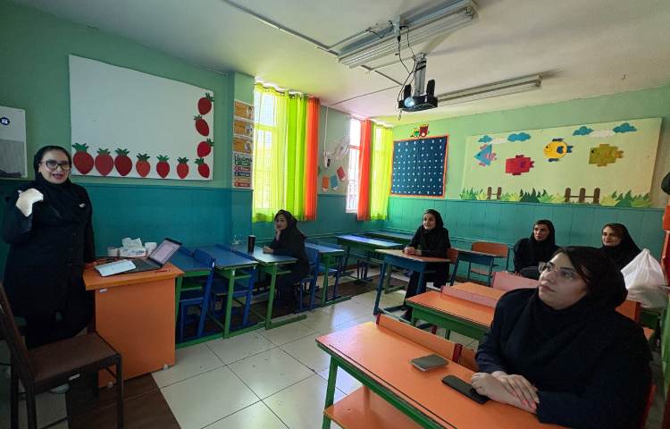 جلسه گروه زبان با سوپروایزر 3