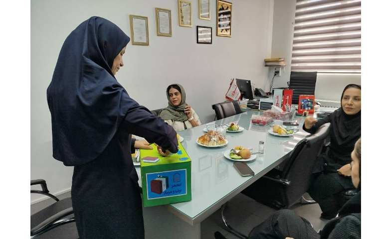 جلسه ی انجمن اولیا ومربیان با مدیریت محترم 1