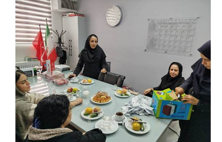 جلسه ی انجمن اولیا ومربیان با مدیریت محترم 7