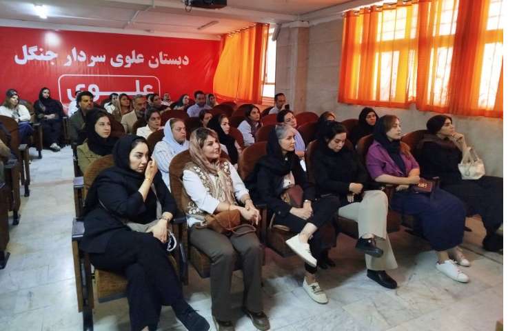 جلسه ی اولیای پیش و اول با مدیریت محترم مدرسه و معارفه ی معلمین واولیا 6