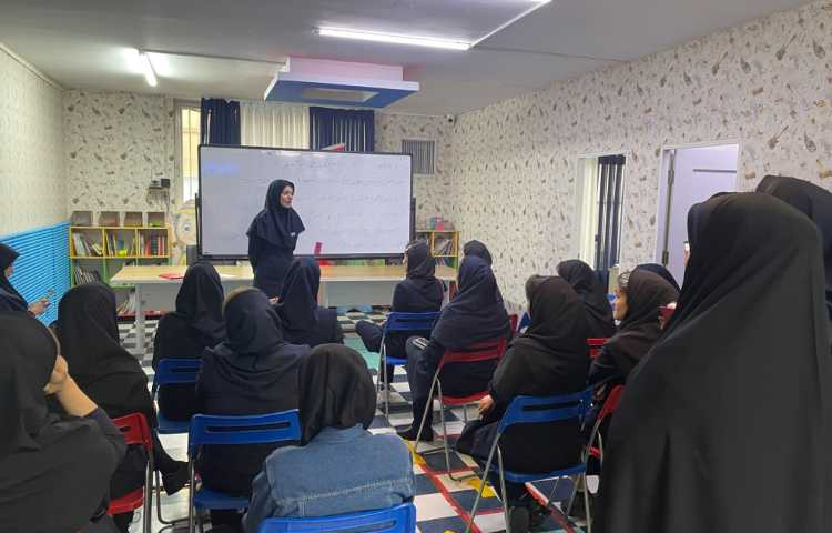 جلسه ی شورای مدرسه و دانش افزایی پرسنل (مهر ماه) 3