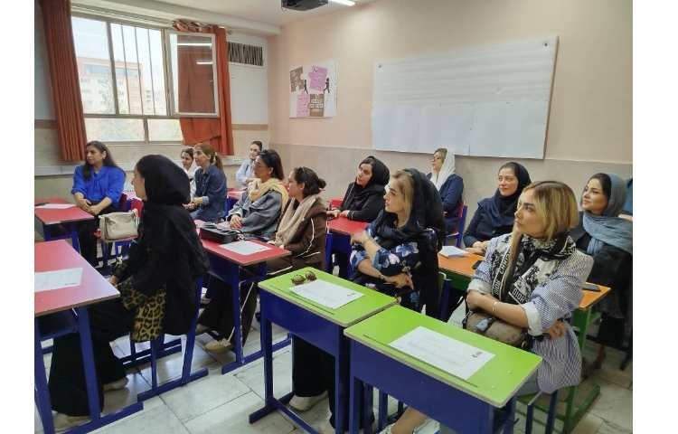 جلسه ی معلمین پایه با اولیا برای آغاز سال تحصیلی جدید 15