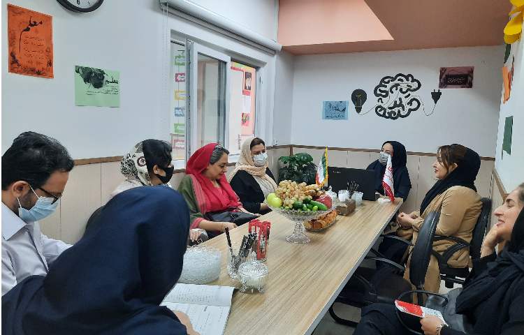 جلسه ی مهرماه انجمن اولیا و مربیان 1