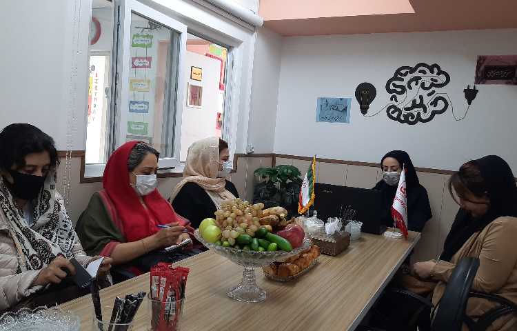 جلسه ی مهرماه انجمن اولیا و مربیان 2