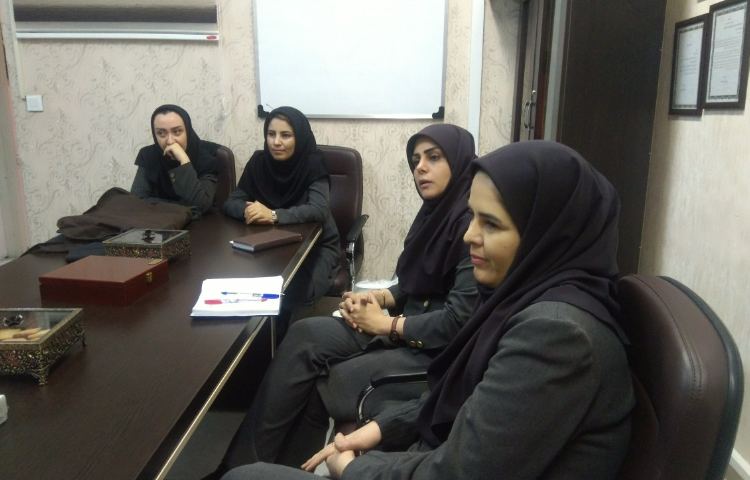 جلسه ی هفتگی آموزگاران پایه 1