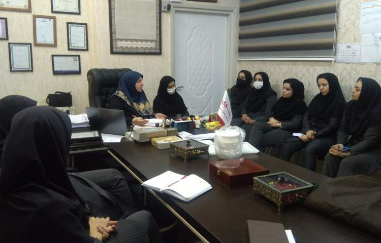 جلسه ی هفتگی آموزگاران پایه