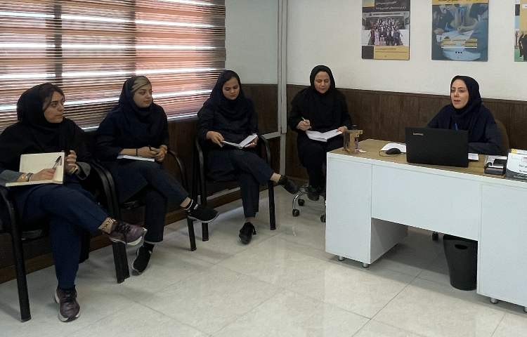 جلسه ی کیفیت بخشی پرسنل 1