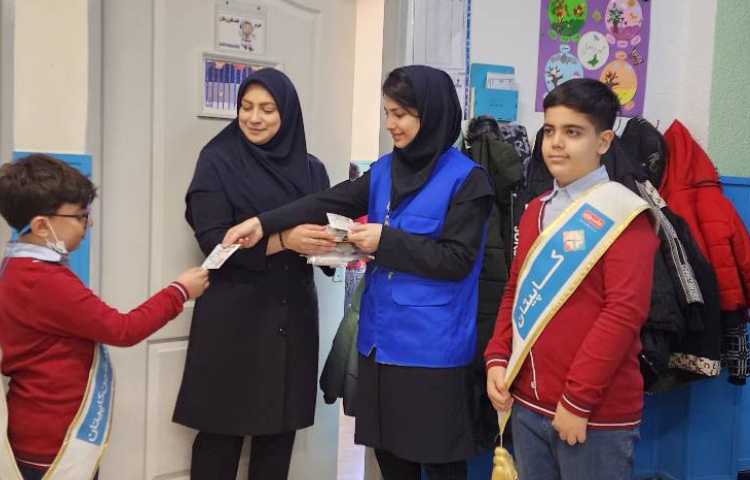 جمع آوری امتیازات کسب شده دانش آموزان توسط ناظرین، کاپیتان و جانشین کاپیتان های طرح چهارخانه 6