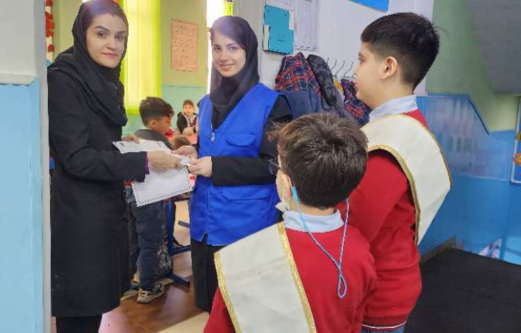 جمع آوری امتیازات کسب شده دانش آموزان توسط ناظرین، کاپیتان و جانشین کاپیتان های طرح چهارخانه 12