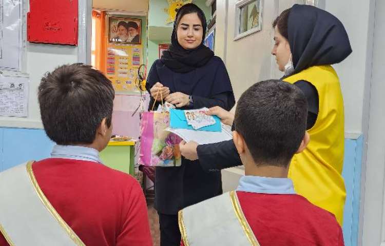 جمع آوری امتیازات کسب شده دانش آموزان توسط ناظرین، کاپیتان و جانشین کاپیتان های طرح چهارخانه 17