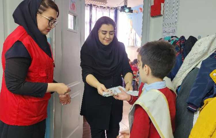 جمع آوری امتیازات کسب شده دانش آموزان توسط ناظرین، کاپیتان و جانشین کاپیتان های طرح چهارخانه 18