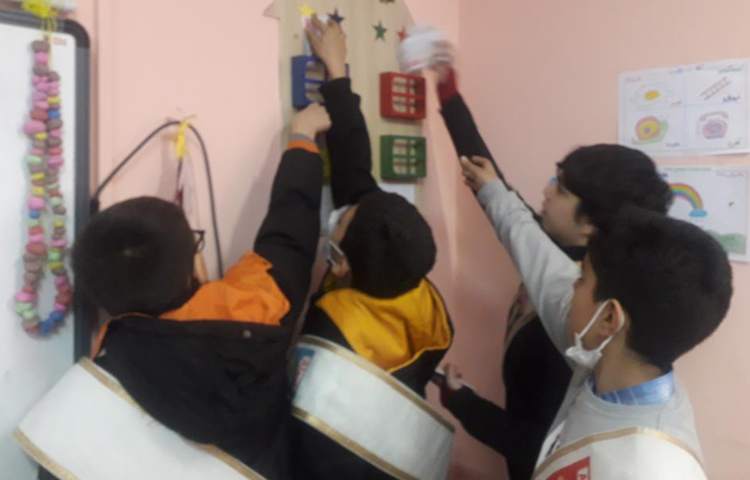 جمع آوری امتیازهای طرح چهارخانه هفته اول بهمن ماه دبستان علوی 2